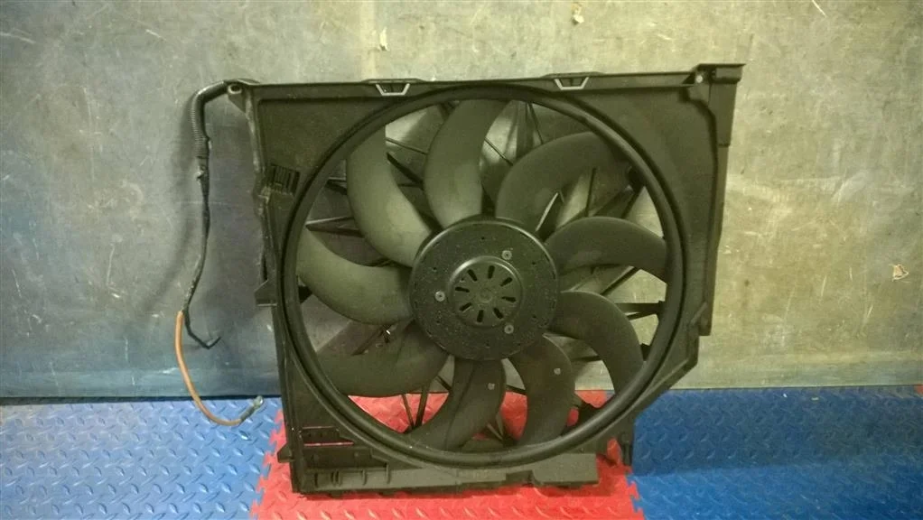 вентилятор радиатора BMW X3 E83