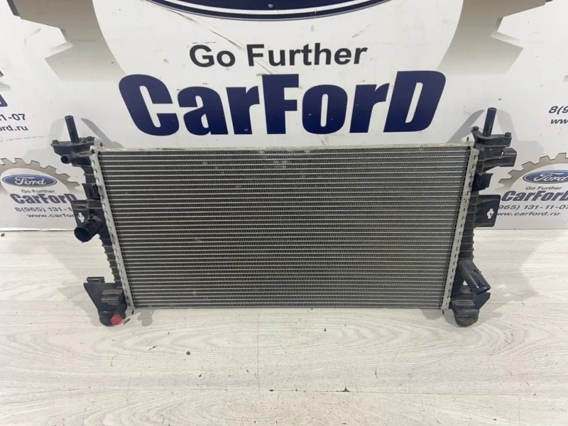 Радиатор охлаждения (основной) Ford Focus 3