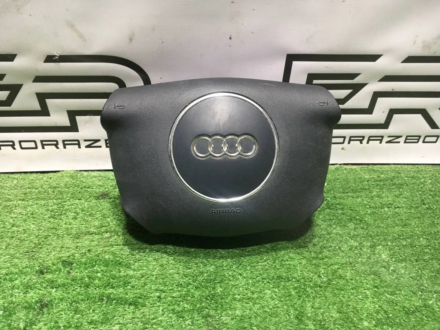 Подушка безопасности водителя Audi A6 4B/C5
