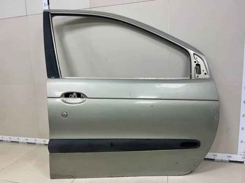 Дверь передняя правая Renault Scenic 1 1999-2003