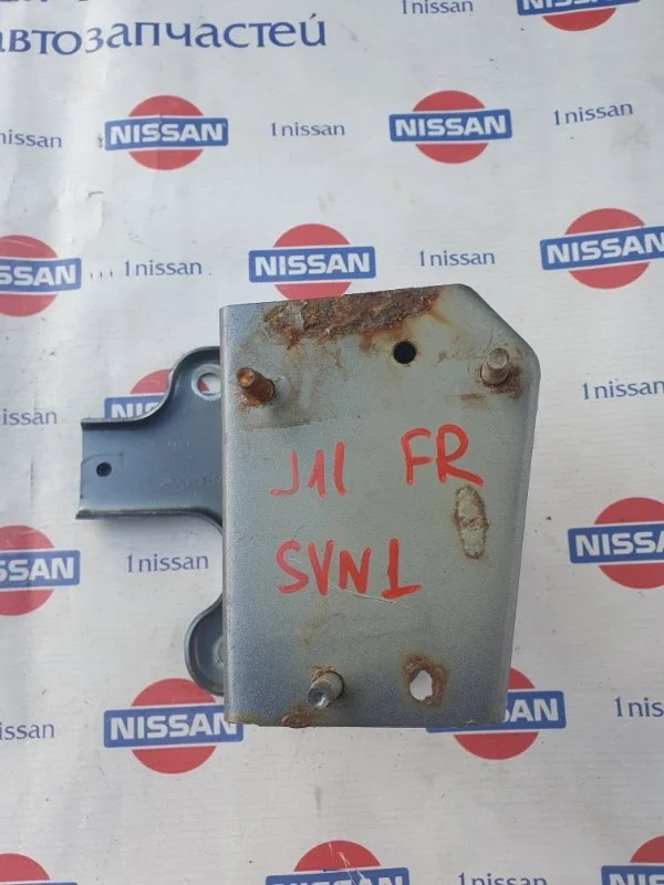 Кронштейн усилителя бампера Nissan Qashqai 2017 F22144EAMA J11 K9K, передний правый
