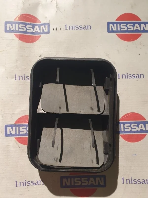 Воздуховод боковой Nissan Qashqai 2016 8200003575 J11 R9M, задний