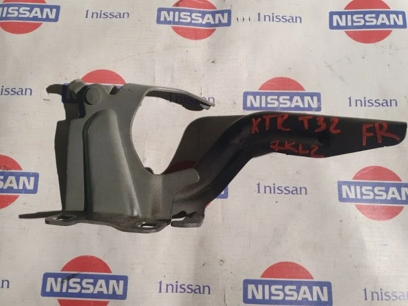 Петля капота Nissan X Trail 2015 654004CL0A T32 R9M, передняя правая