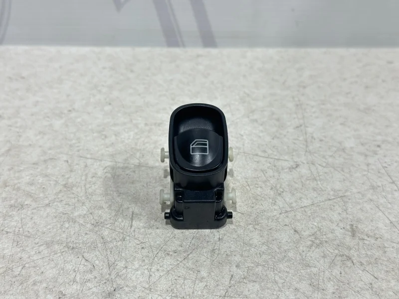 Кнопка стеклоподъемника пассажирская дверь Mercedes-benz 2006 W203