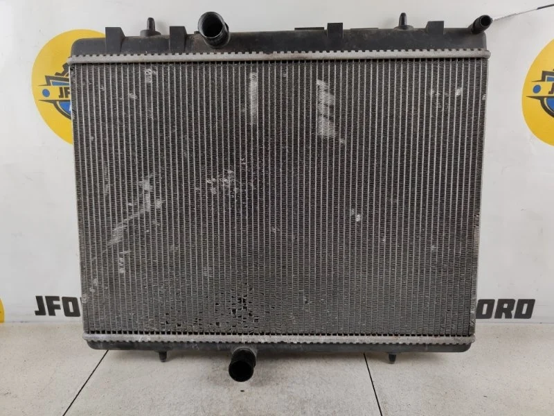 Радиатор охлаждения Citroen DS4 2012