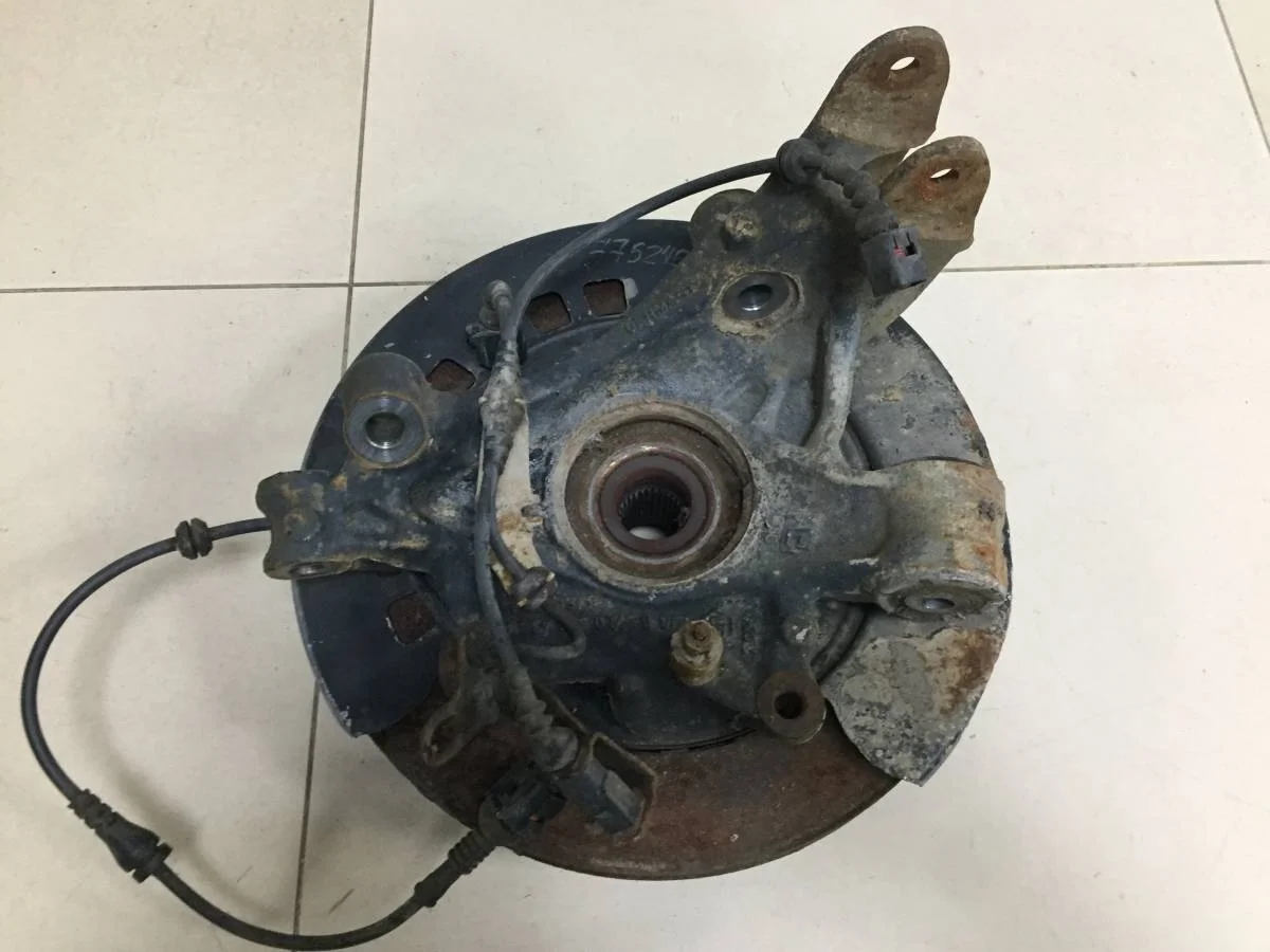Кулак поворотный задний правый Volkswagen Touareg 7L 2002-2010