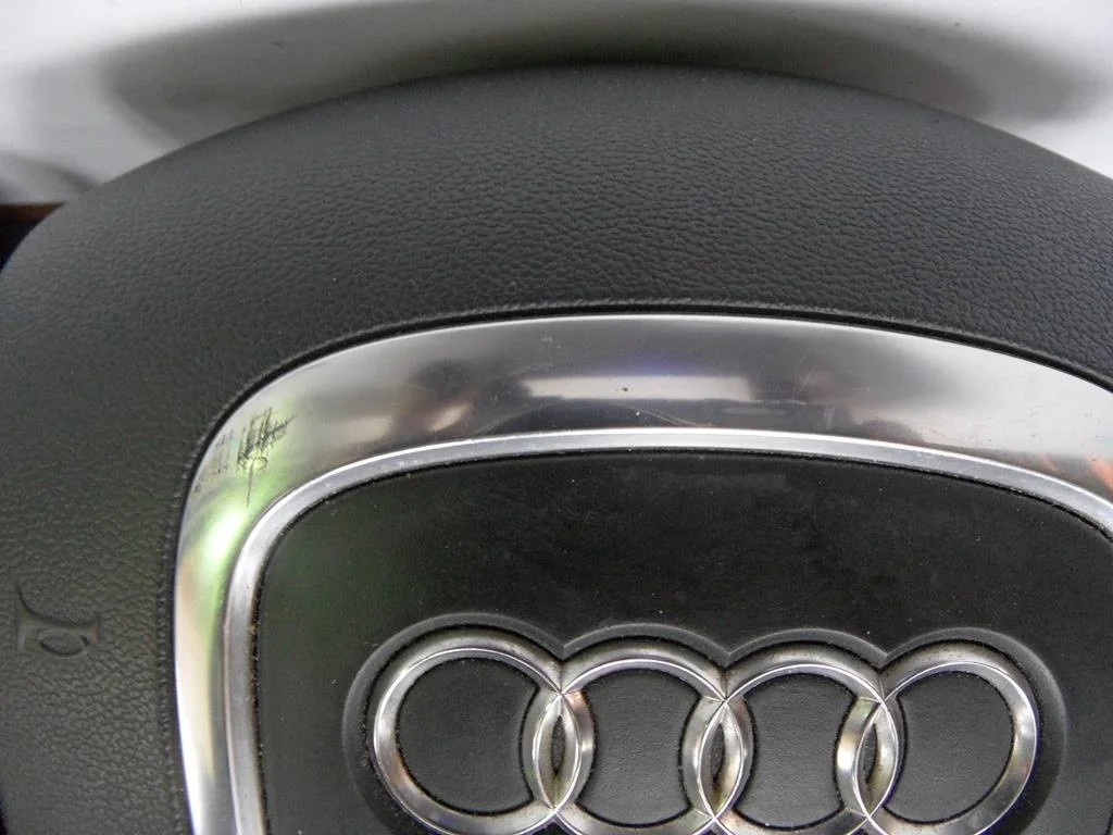 подушка безопасности водителя Audi A4  2006