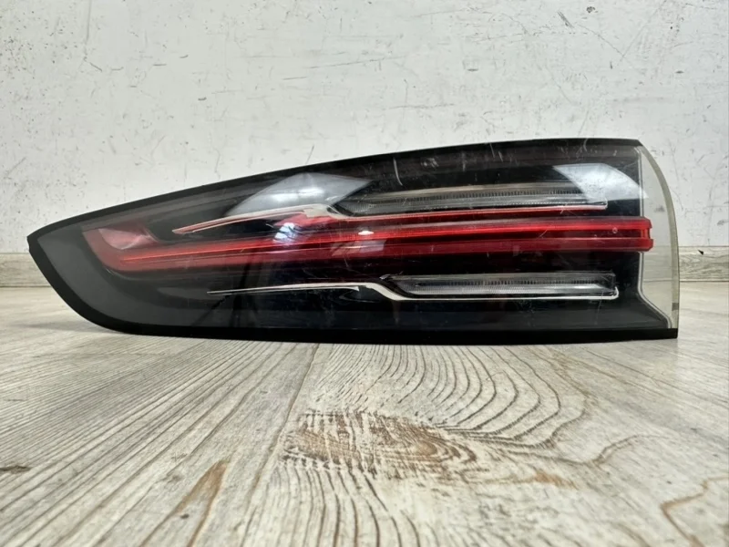 Фонарь Porsche Cayenne 3 2018- PO536