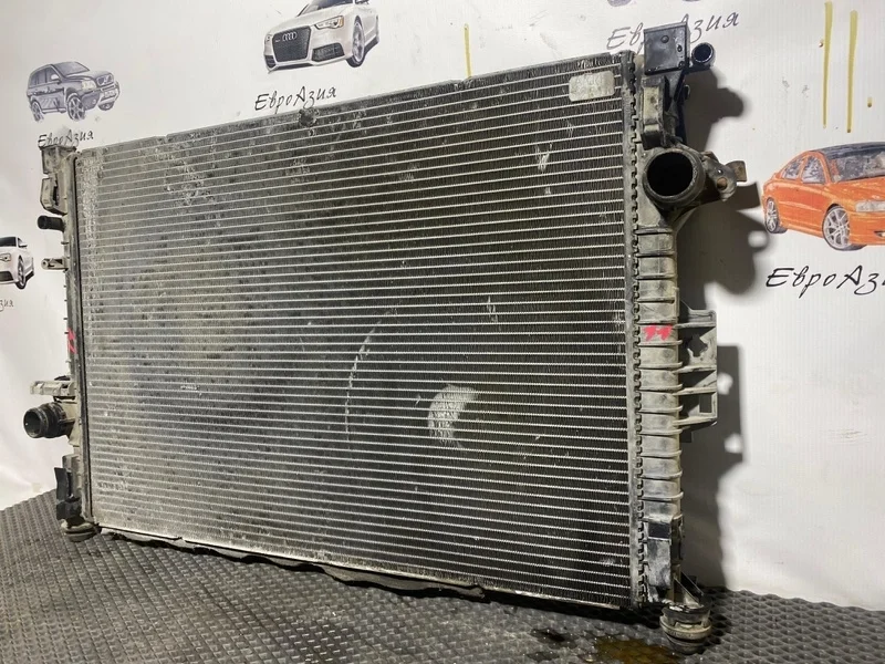 Радиатор охлаждения двигателя Volvo S60 S80 Xc70 Xc60 2011 31368082 3.2