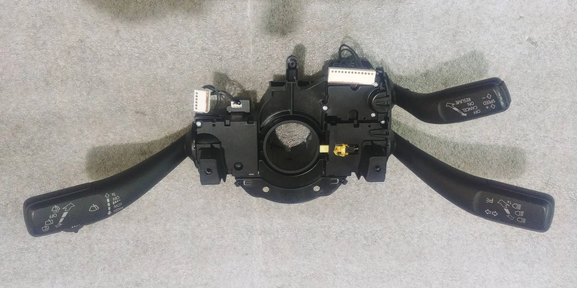 Переключатели подрулевые Volkswagen Touareg 2 7P6 2011