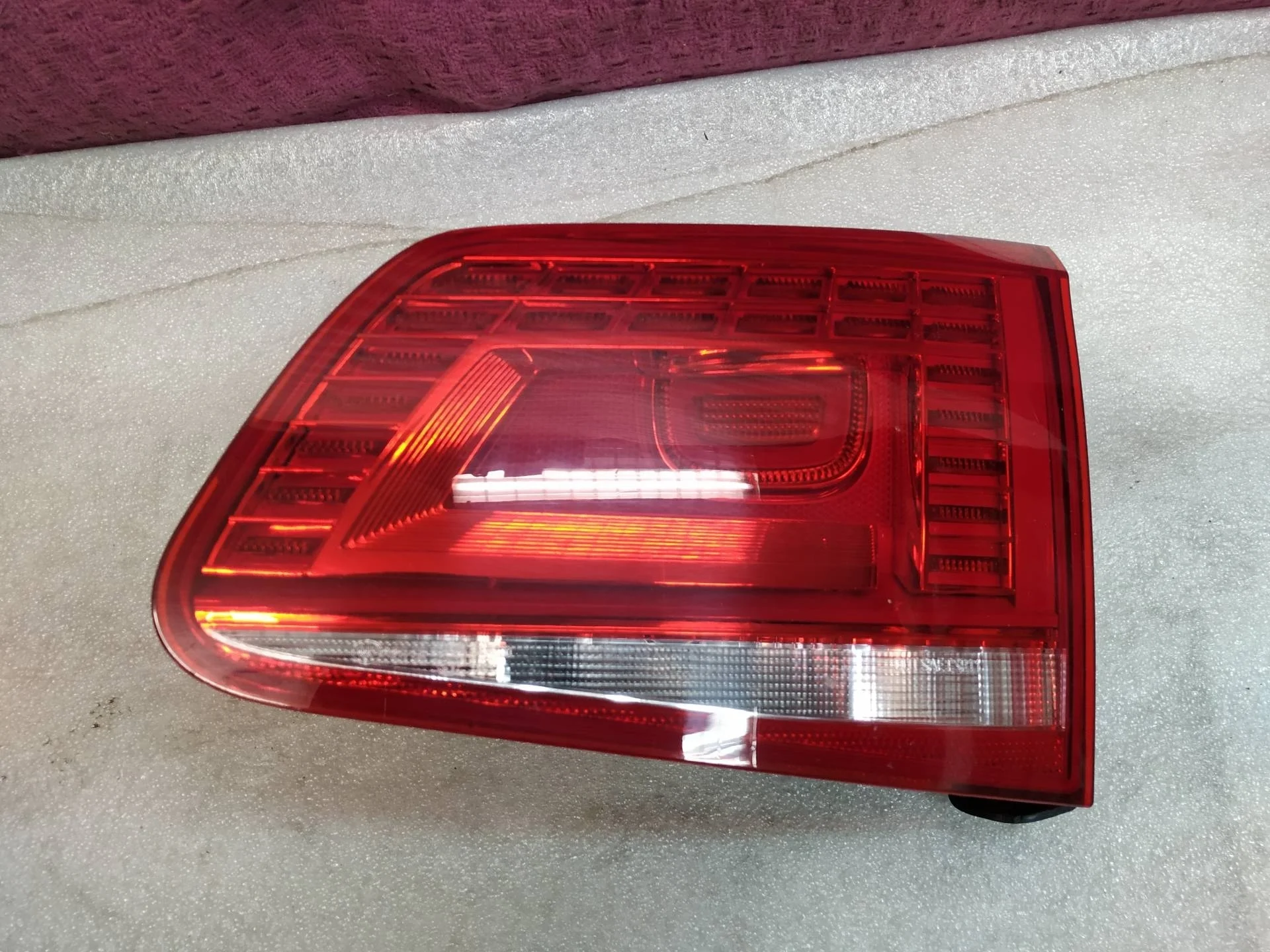 фонарь задний правый Volkswagen Touareg 2 7P6 2014