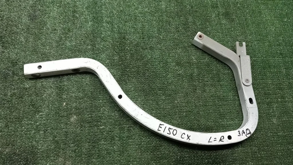 Б.у. петля багажника TOYOTA COROLLA ZRE151 TOYOTA COROLLA ZRE151