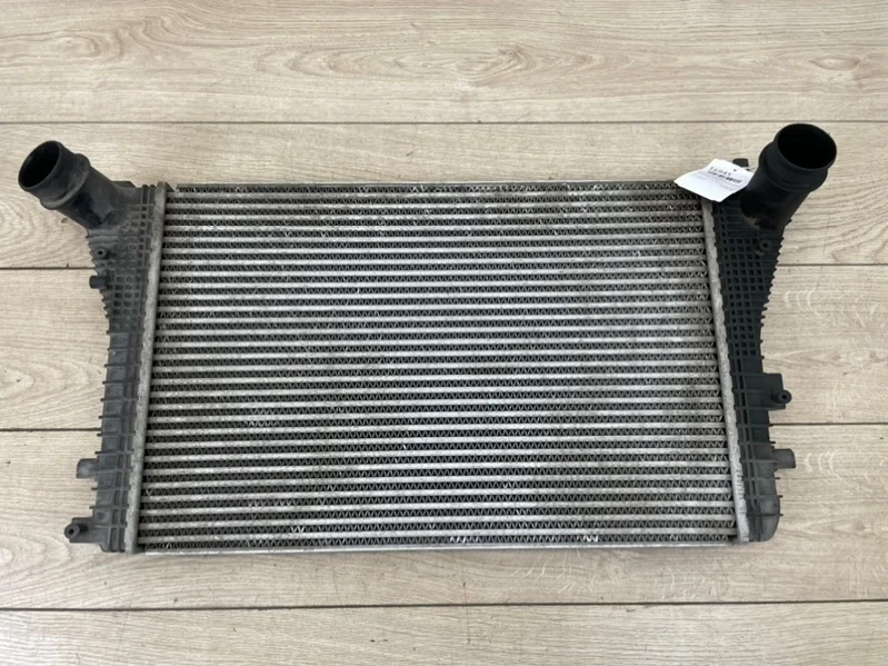 Радиатор интеркулера VW Tiguan 2012-2018 5N