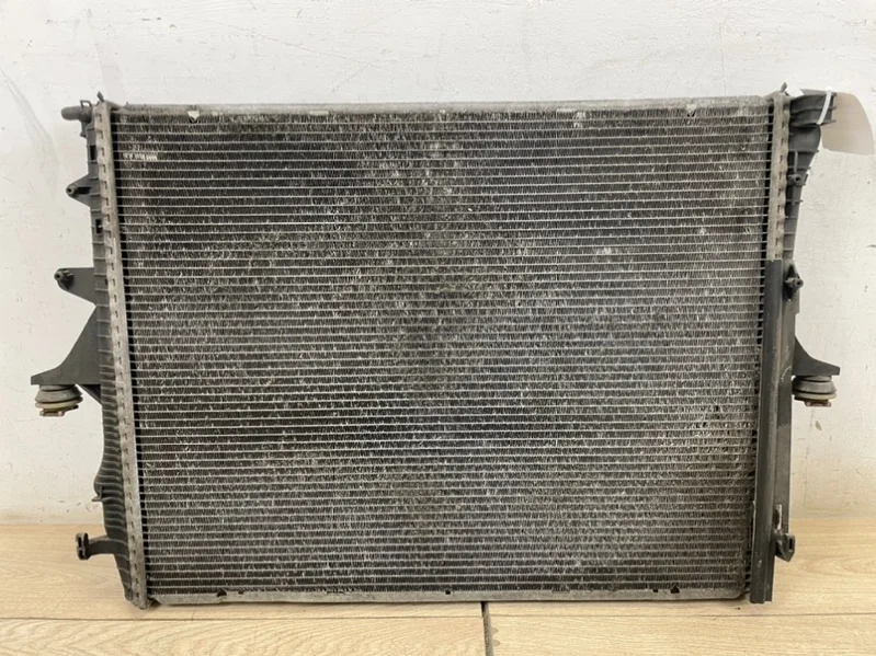 Радиатор двс VW Touareg 2003-2010 7L