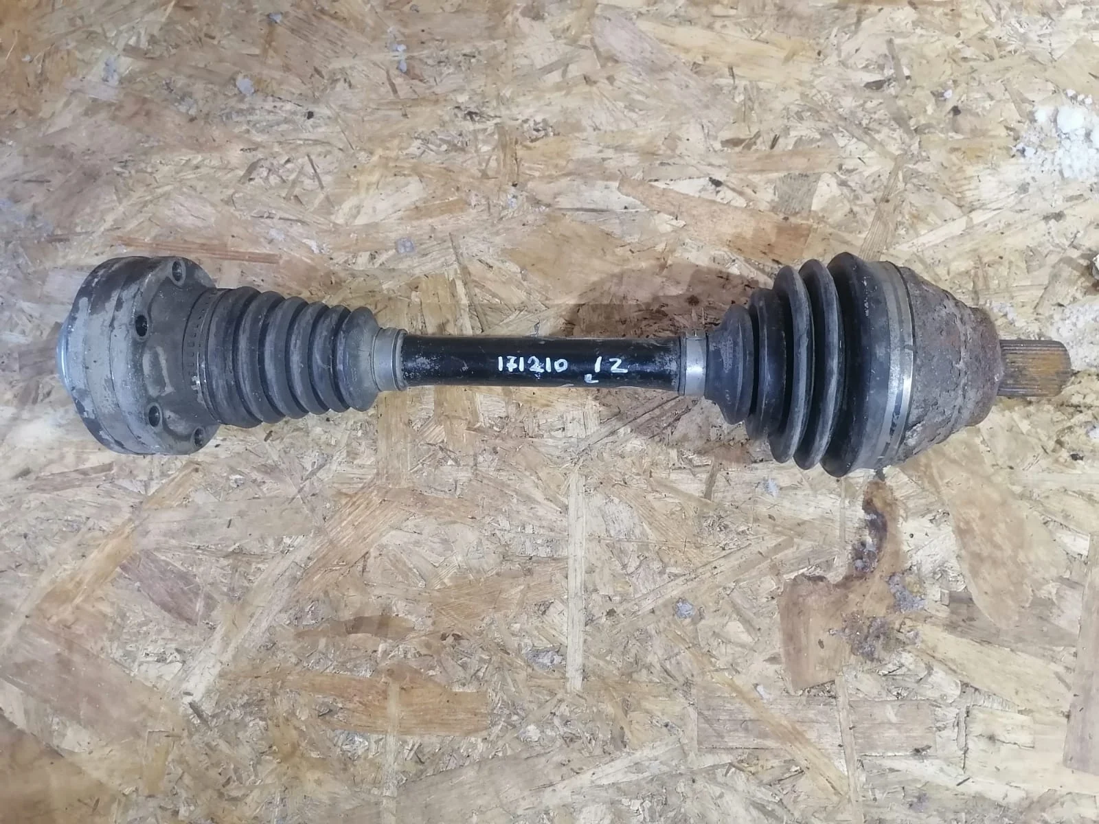 Вал привода со шрусами AUDI A3, SKODA OCTAVIA 1Z, VOLKSWAGEN GOLF 5/5+/6, JETTA 5/6, PASSAT B6, CADDY, TOURAN 1,8/2,0 2004- пупурышка левый 51/110 б/у A3(2004-2013);OCTAVIA 1Z(2004-2012);GOLF 5(2004-2009);GOLF 5+(2005-2014);JETTA 5(2005-2009)