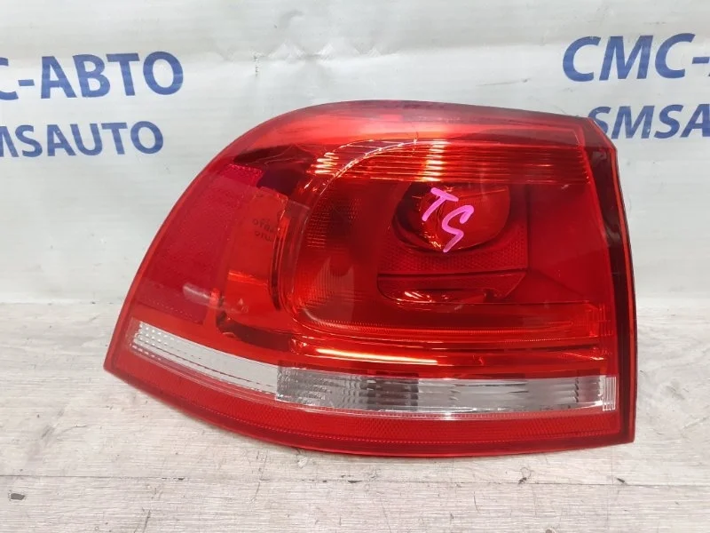 Фонарь на крыло Volkswagen Touareg 2013 7P6945095F NF 3.6, задний левый