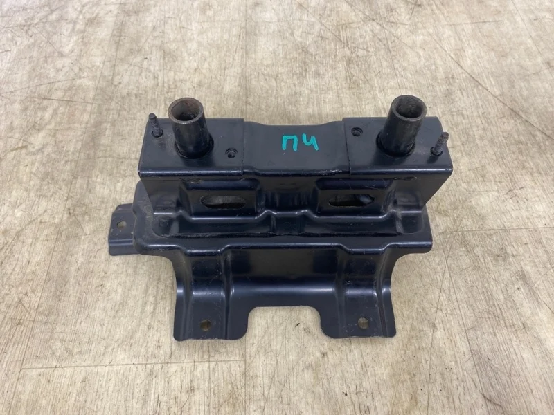 Кронштейн MITSUBISHI PAJERO 4 2006 2007 2008 2009 2010 2011 2012 2013 2014 2015 2016 V93W V97W V98W