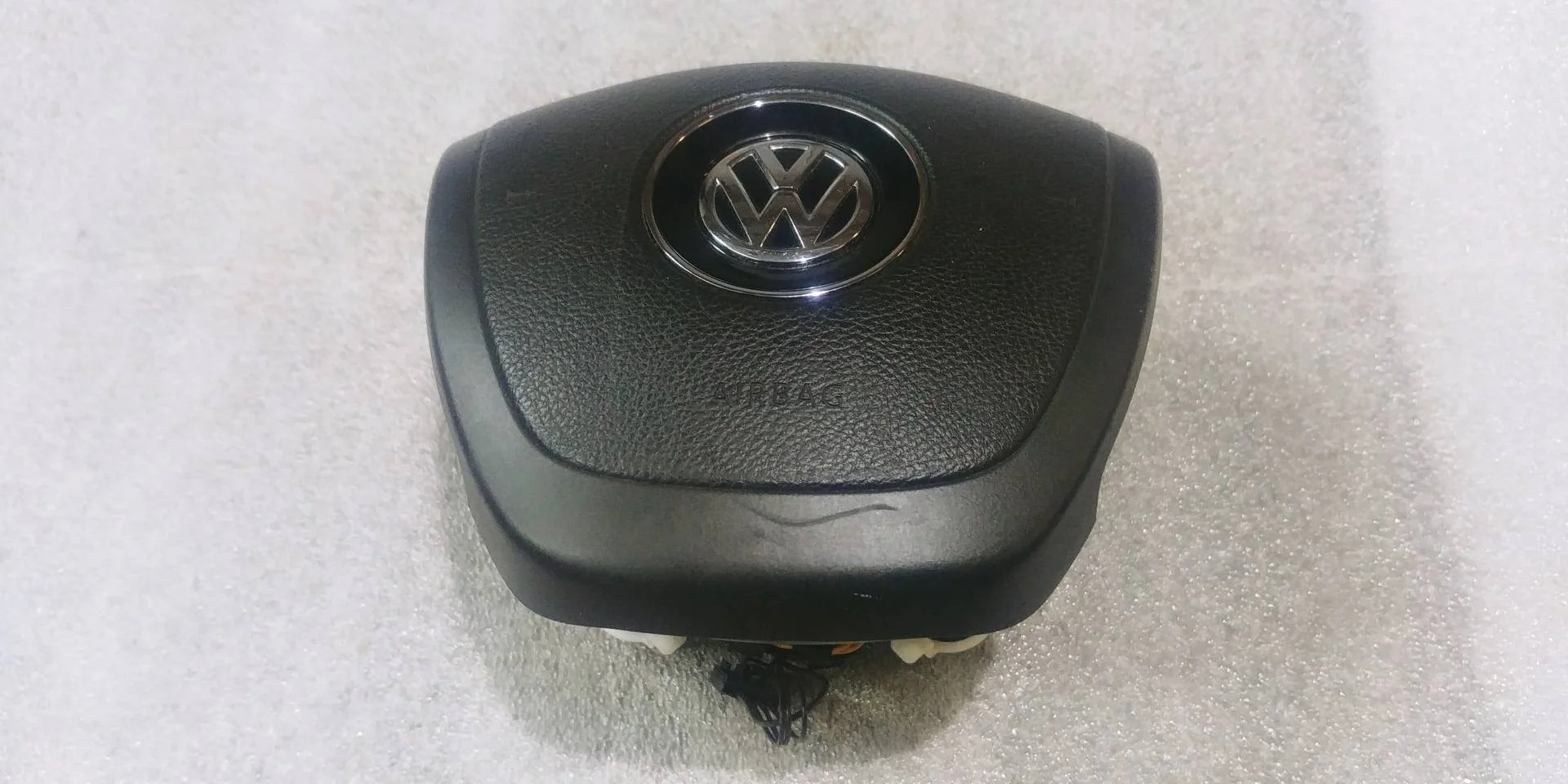 подушка безопасности водителя Volkswagen Touareg 2 7P6 2012