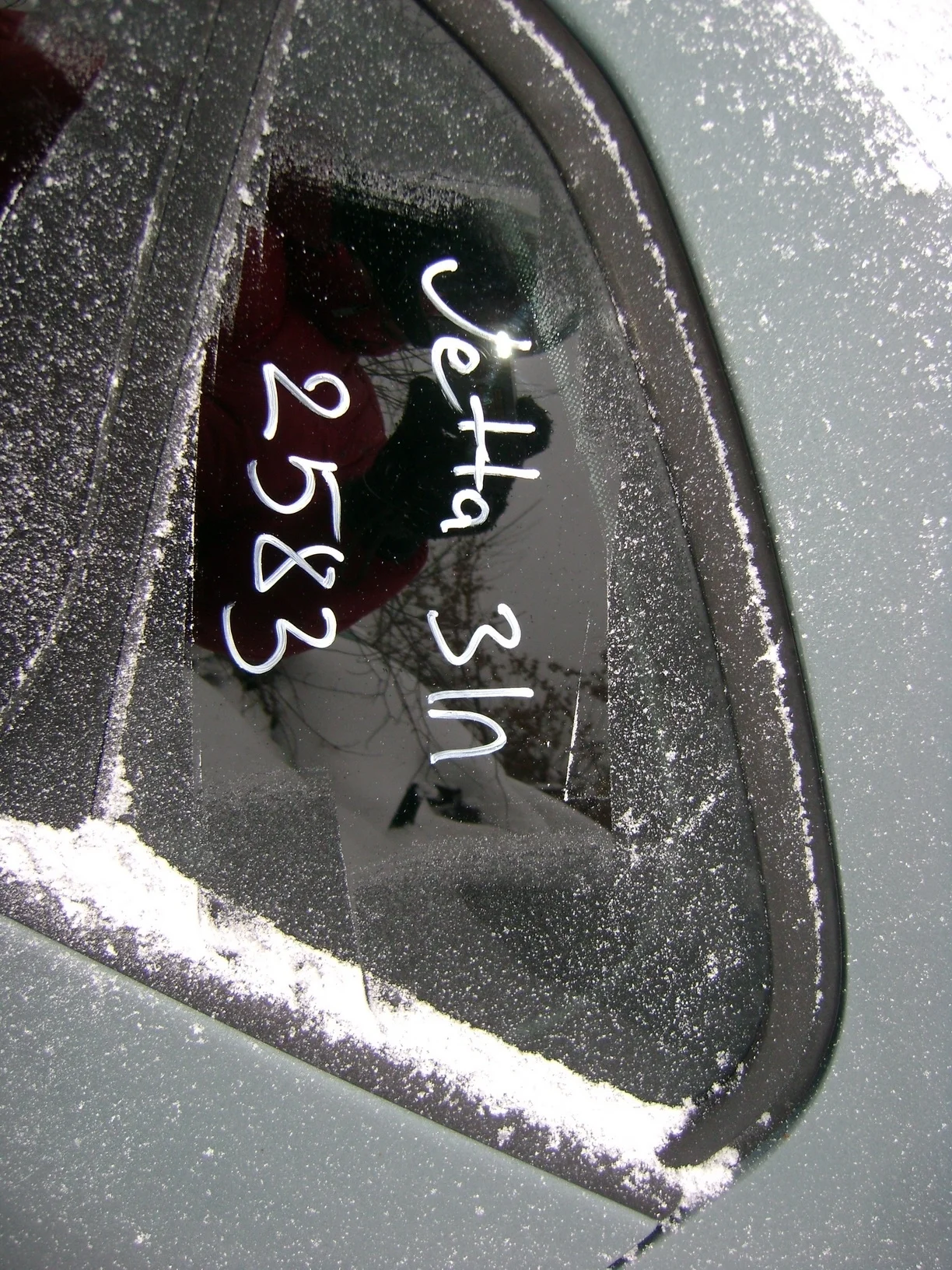 стекло двери  (форточка) VW Jetta V (1K) 2005-2011