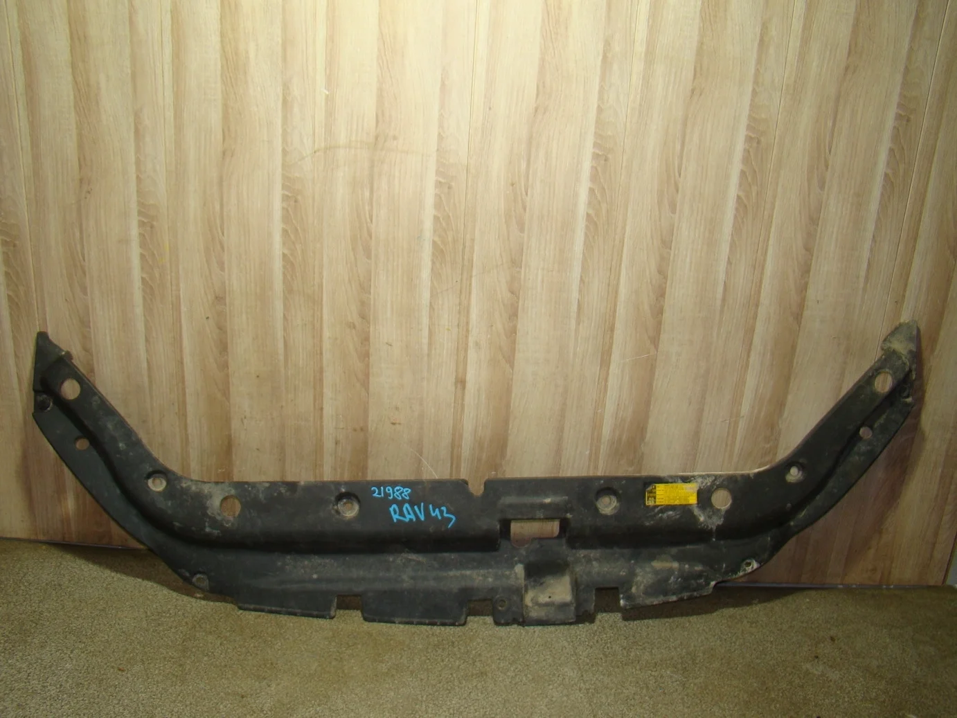 кожух замка капота Toyota RAV4 (XA30) 2005-2012