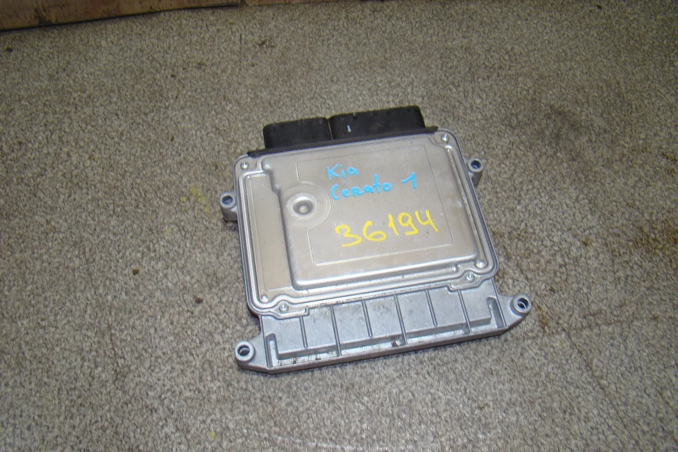 Блок управления двигателем Kia Cerato I (LD) 2003-2008