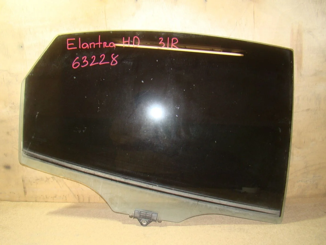 Стекло двери задней правой Hyundai Elantra (HD) 2006-2010
