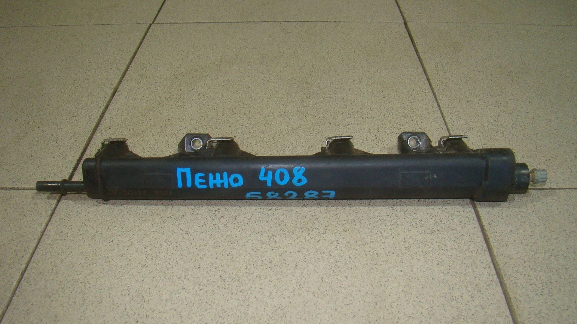 Рейка топливная (рампа) Peugeot 408 2010-2014