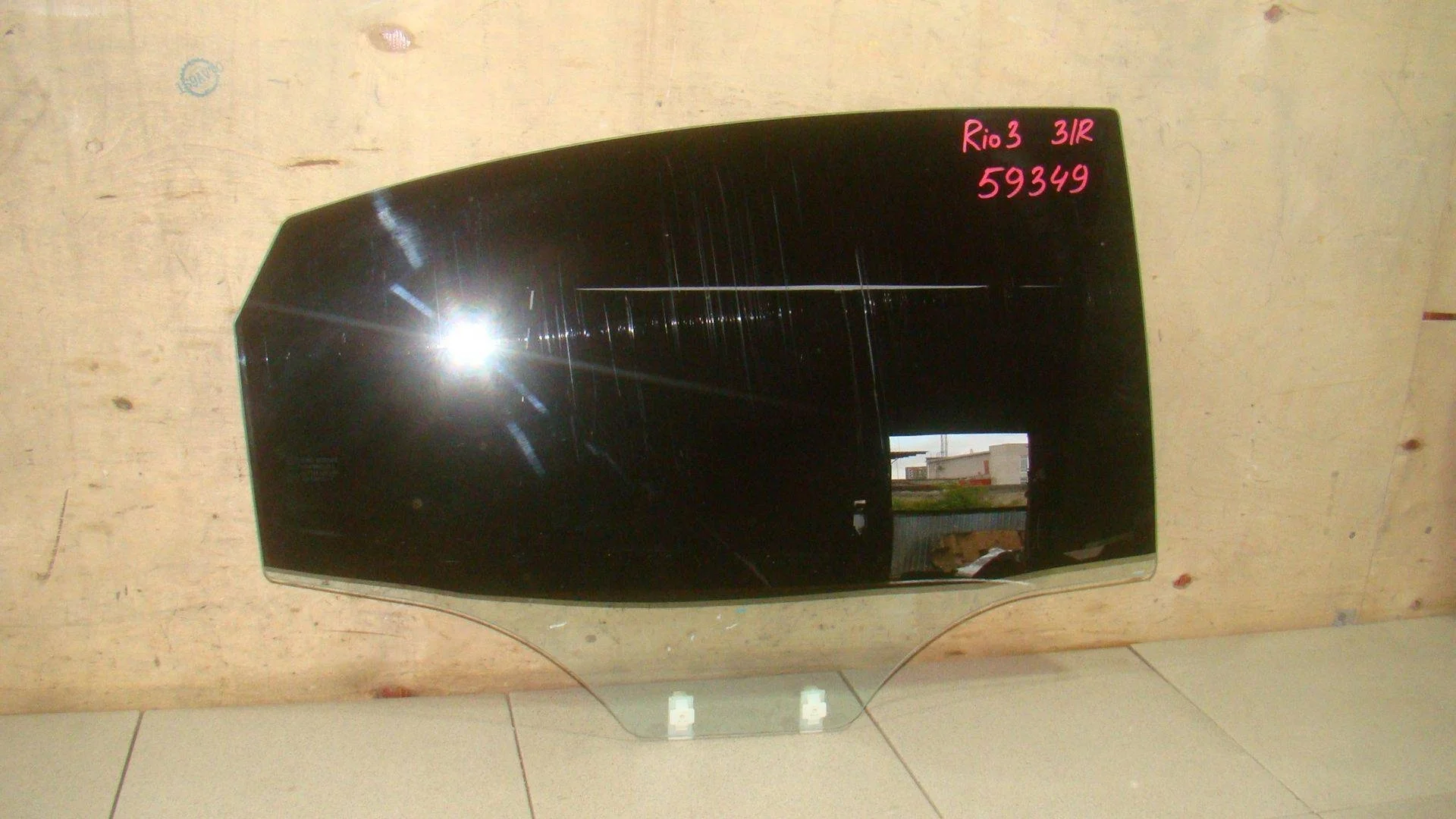 стекло двери Kia RIO III (UB) 2011-2017