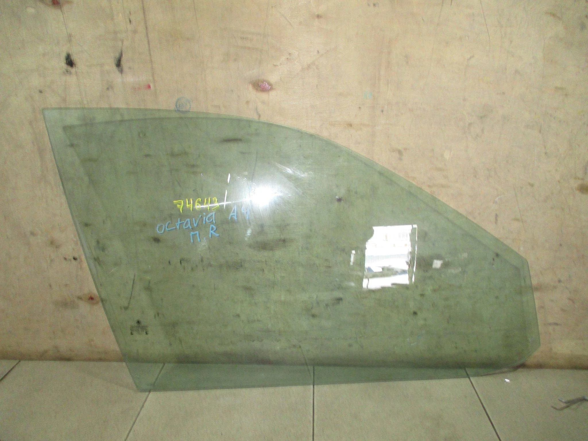Стекло двери передней правой Skoda Octavia (A4/1U) 1996-2010