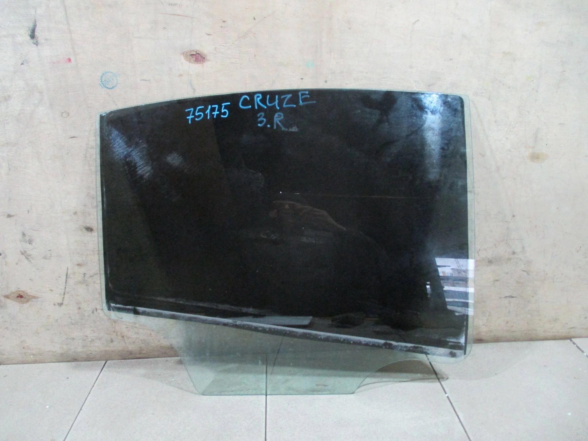стекло двери Chevrolet Cruze (J300) 2009-2016