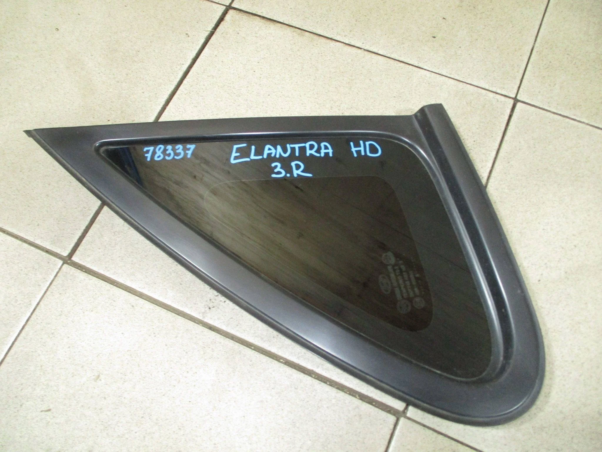 Стекло кузовное глухое правое Hyundai Elantra (HD) 2006-2010