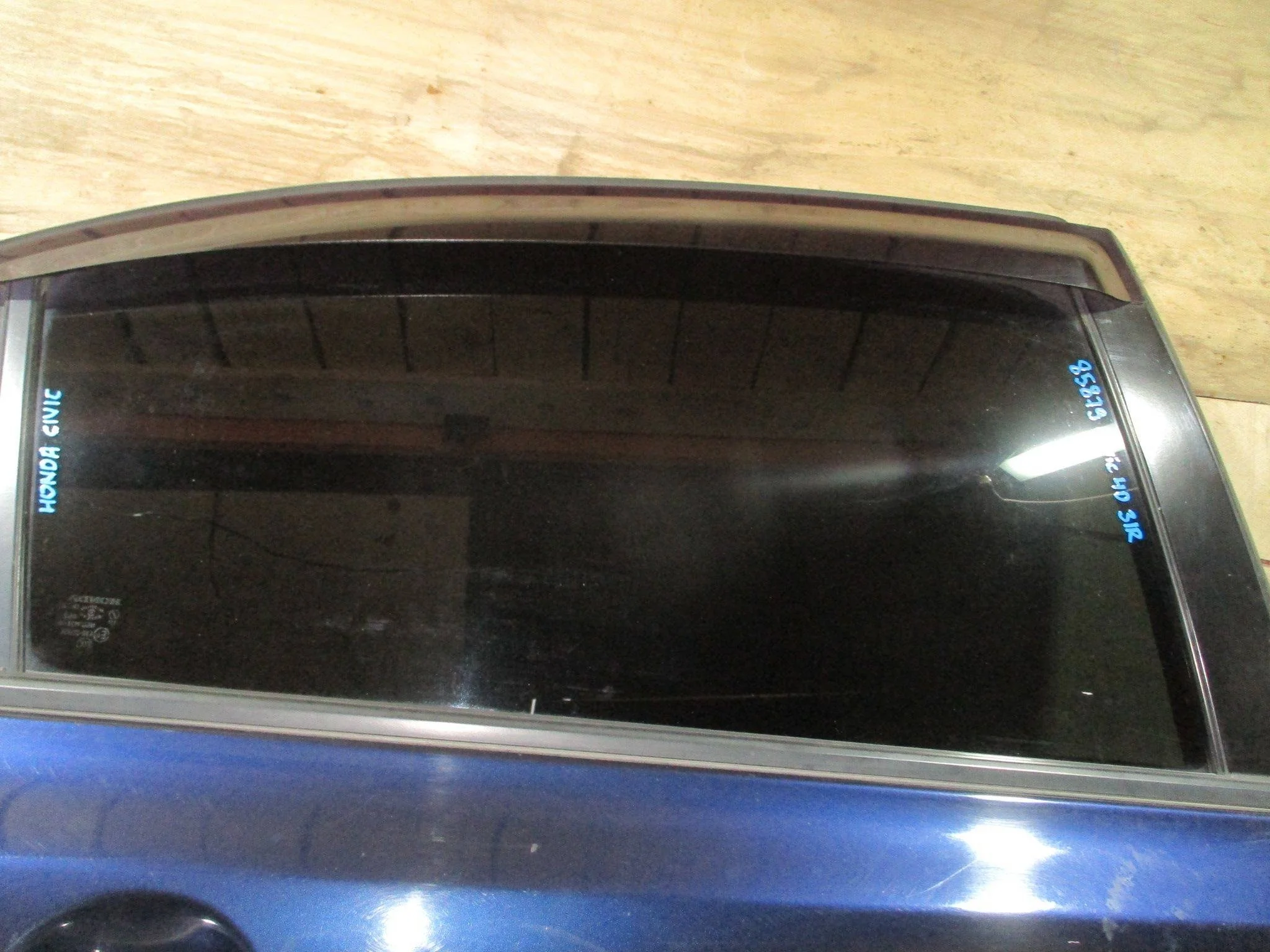 стекло двери Honda Civic 4D VIII 2006-2012