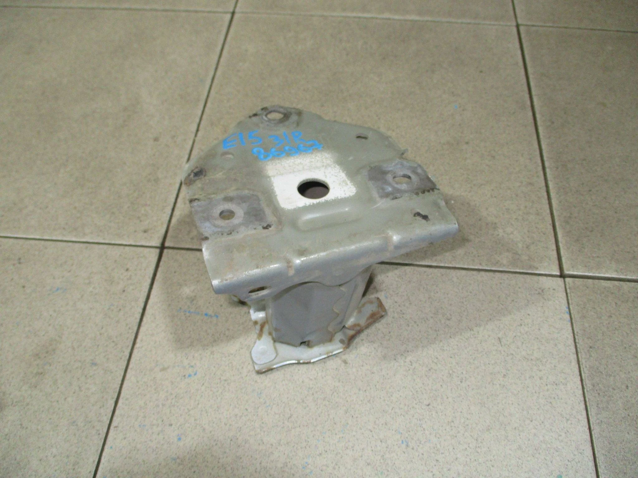 кронштейн усилителя заднего бампера Toyota Corolla (E150) 2006-2013