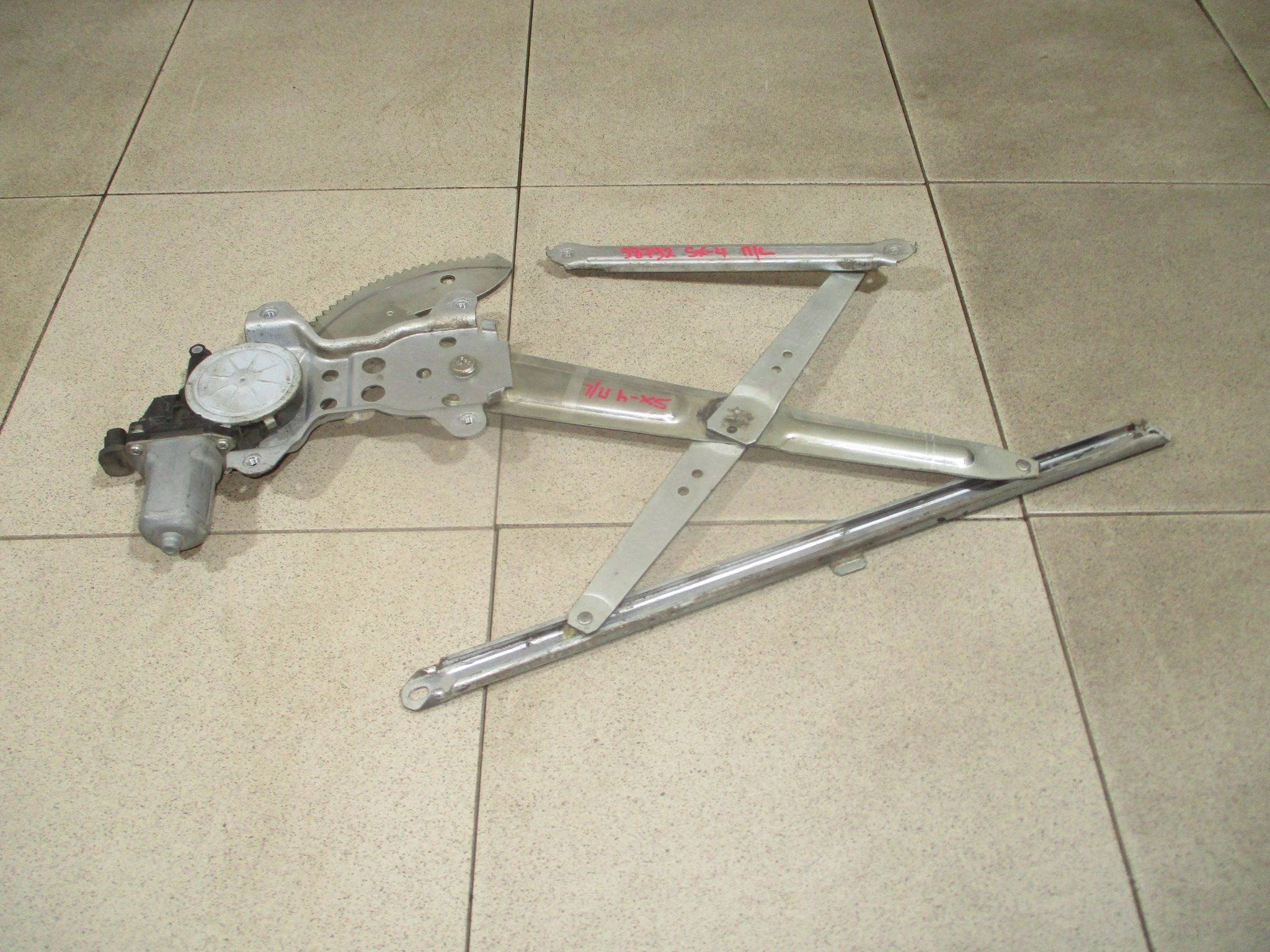 стеклоподъемник электр. Suzuki SX4 I 2006-2014