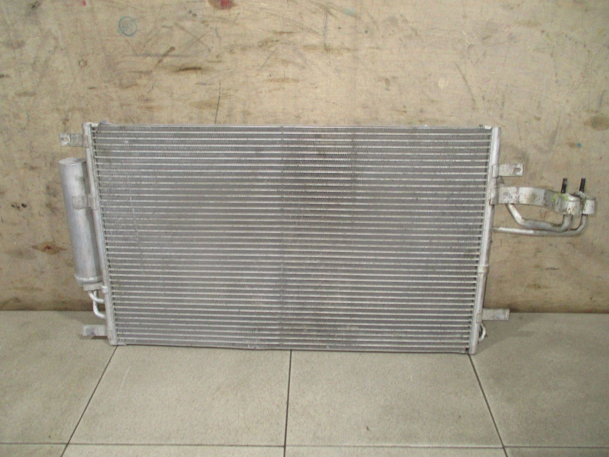 Радиатор кондиционера (конденсер) Kia Sportage II (KM) 2004-2010