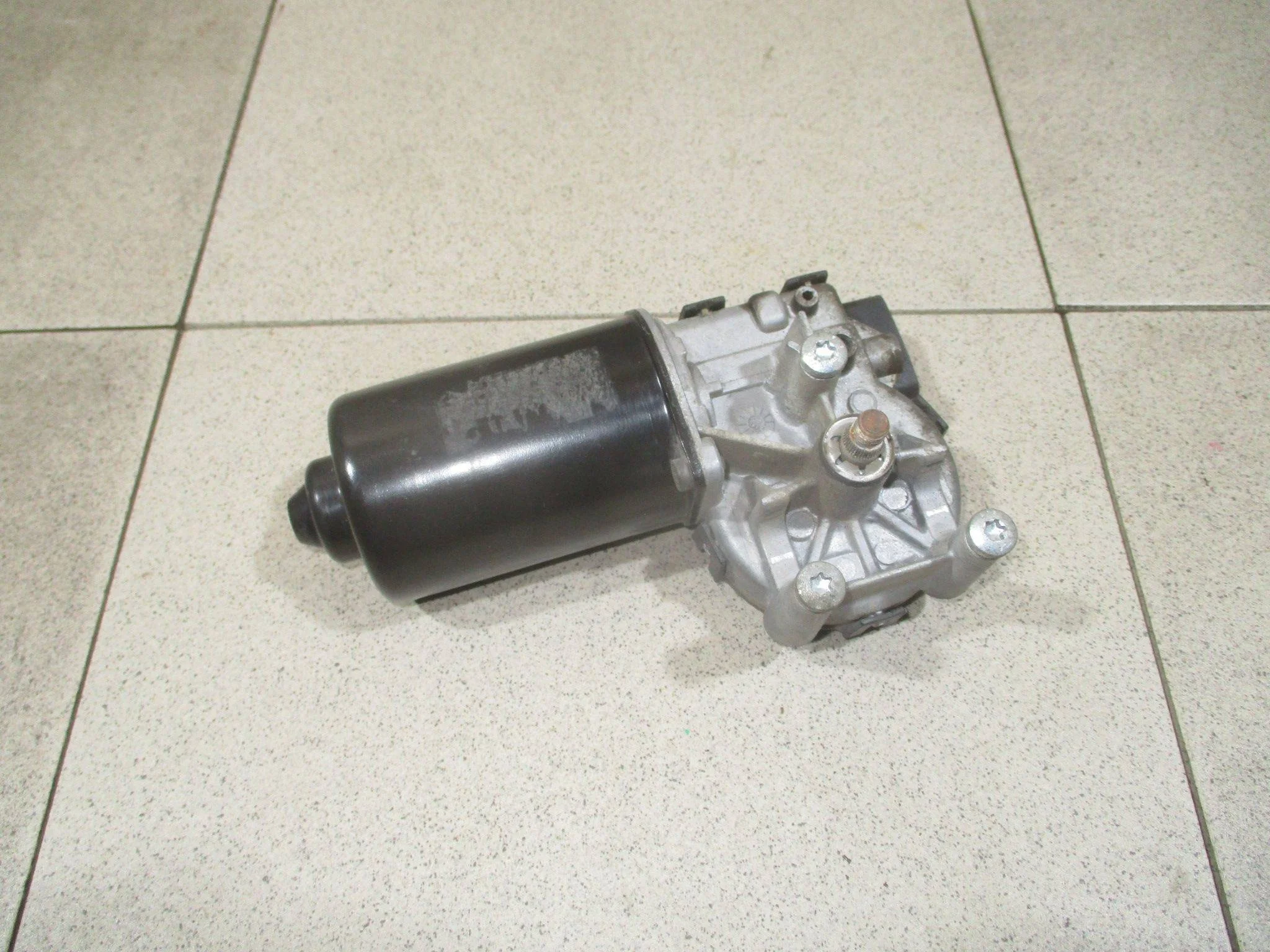 Моторчик стеклоочистителя передний Kia Sportage II (KM) 2004-2010