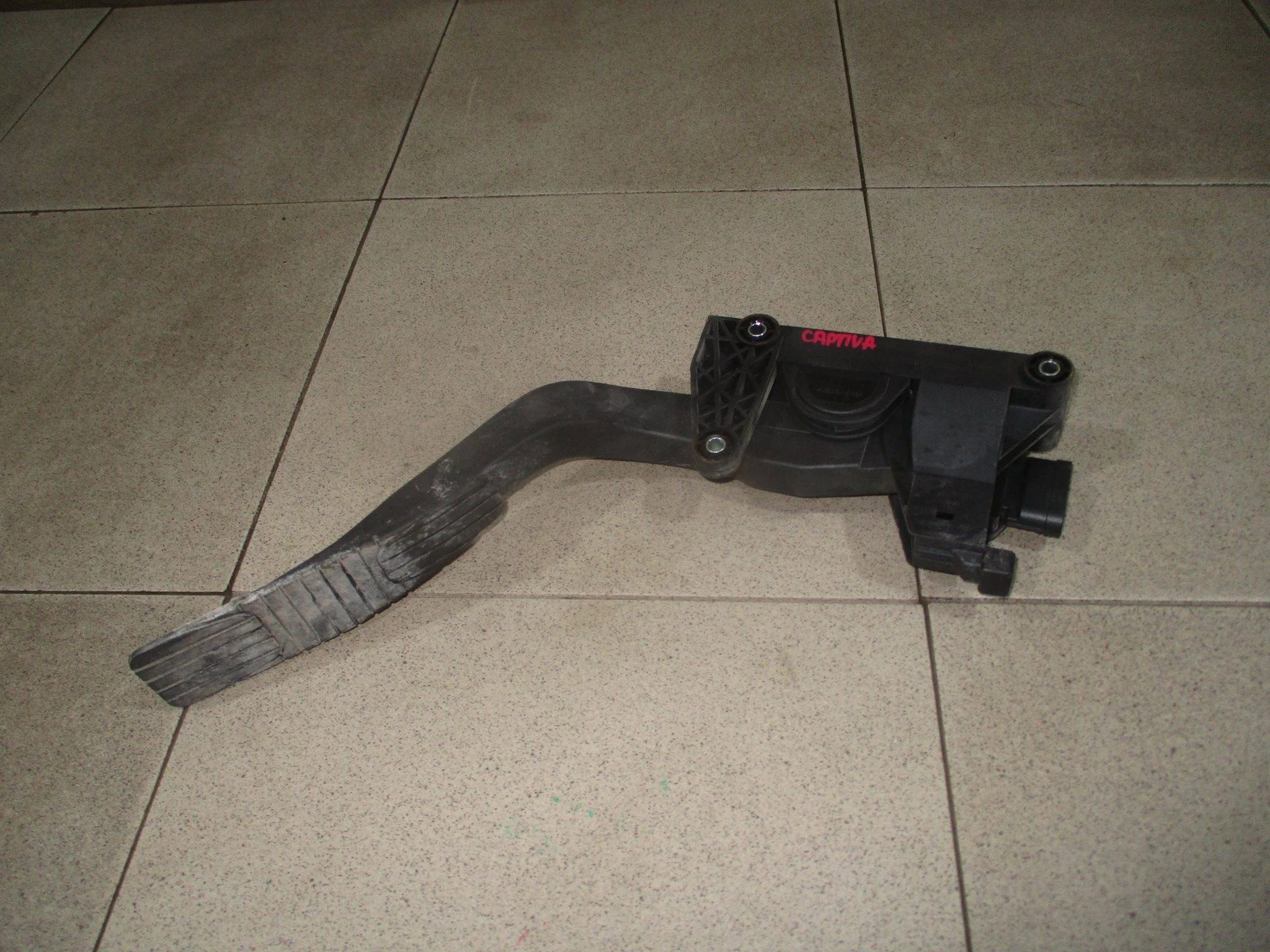 педаль газа Chevrolet Captiva (C100) 2006-2011