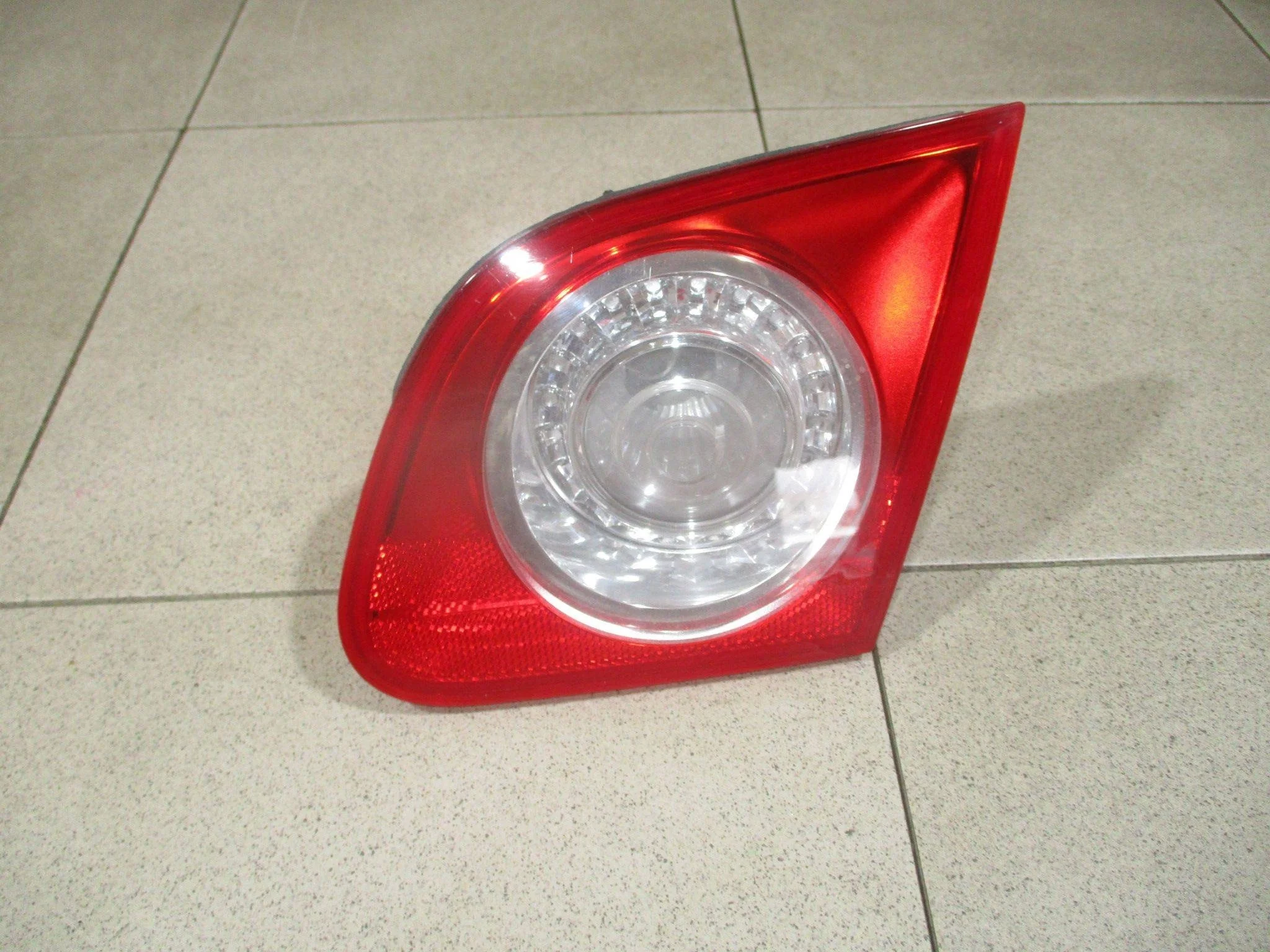 фонарь внутренний VW Passat (B6) 2005-2010