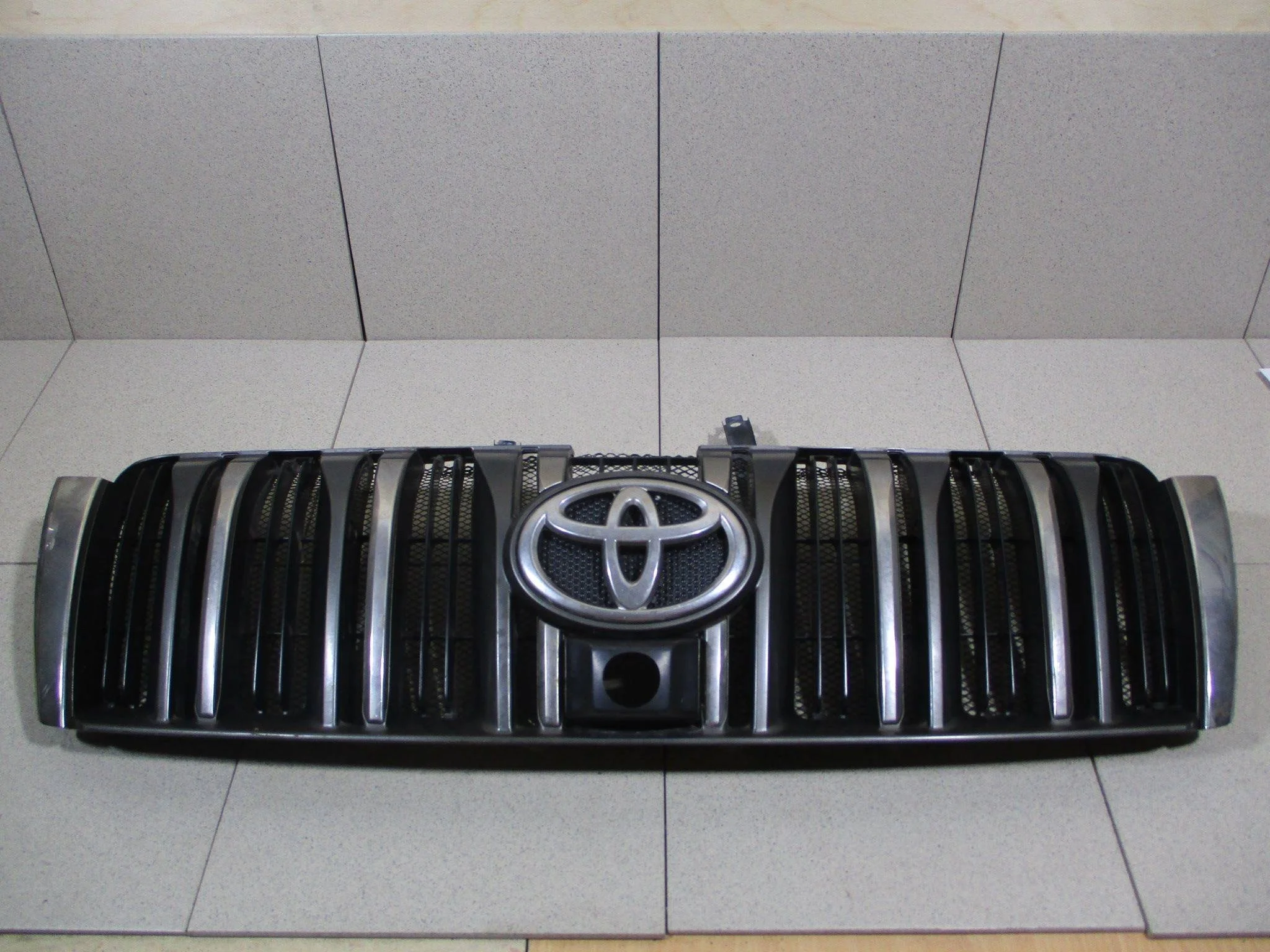Решетка радиатора Toyota Land Cruiser Prado 150 2009-2023