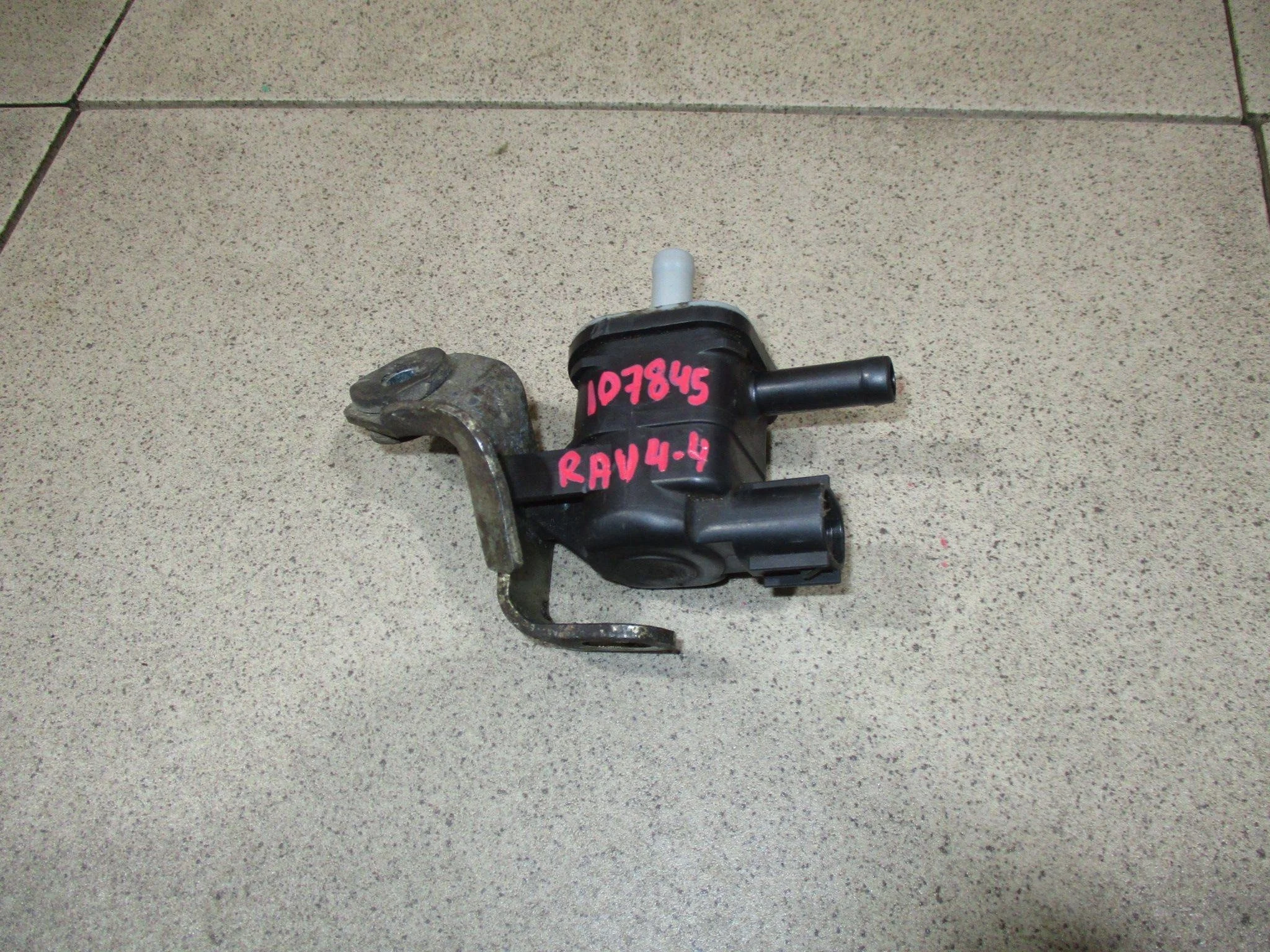 клапан электромагнитный Toyota RAV4 (XA40) 2013-2019