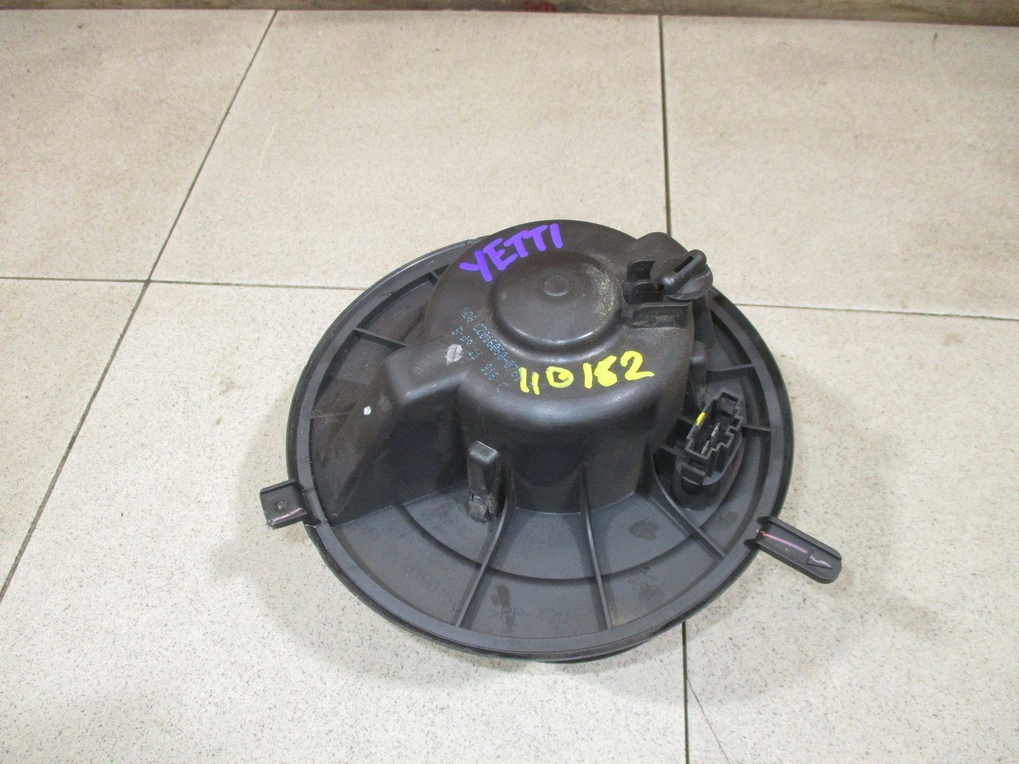 моторчик печки Skoda Yeti (5L) 2009-2017
