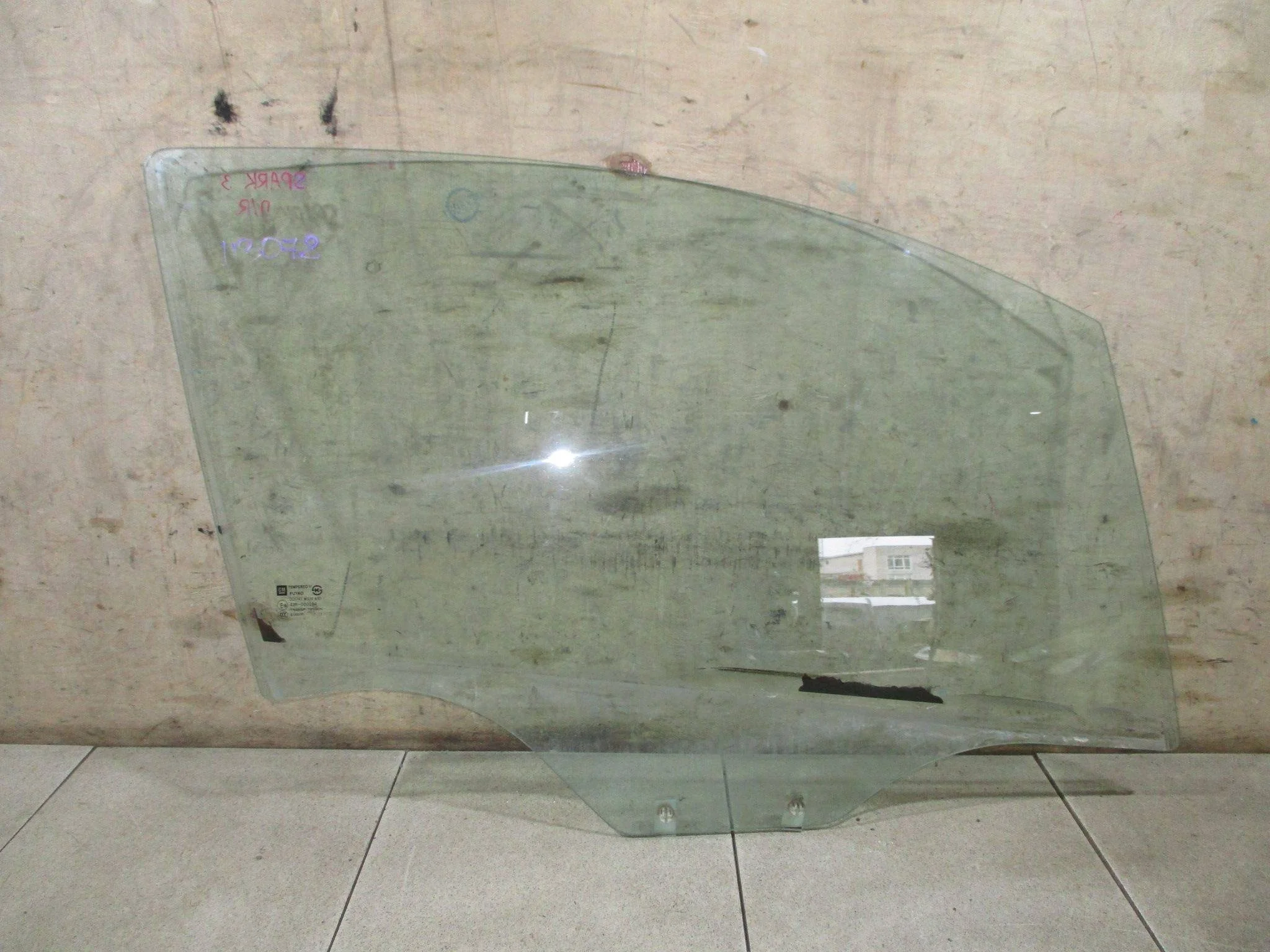 стекло двери Chevrolet Spark (M300) 2009-2015