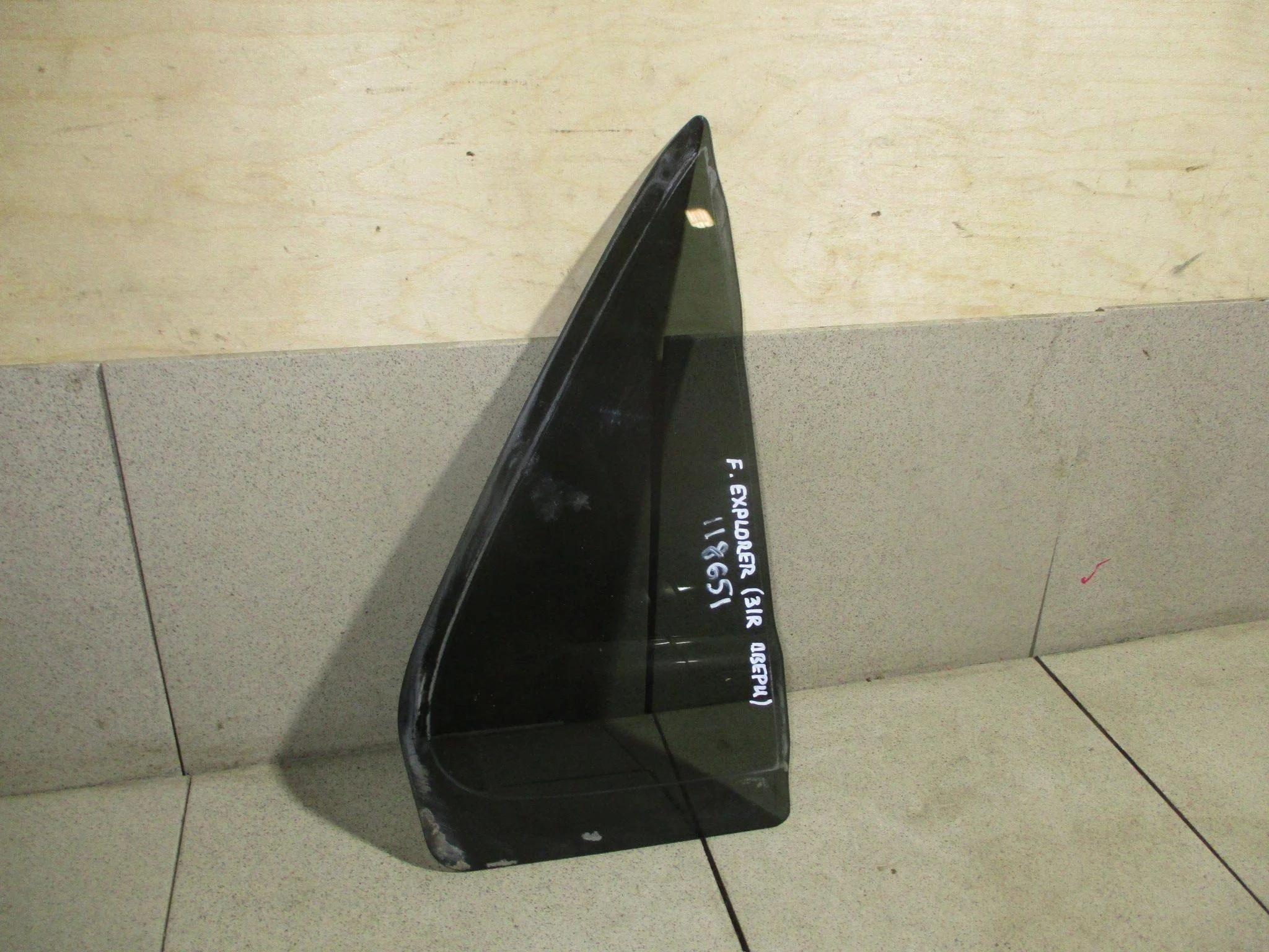 стекло двери  (форточка) Ford Explorer V (U502) 2011-2019