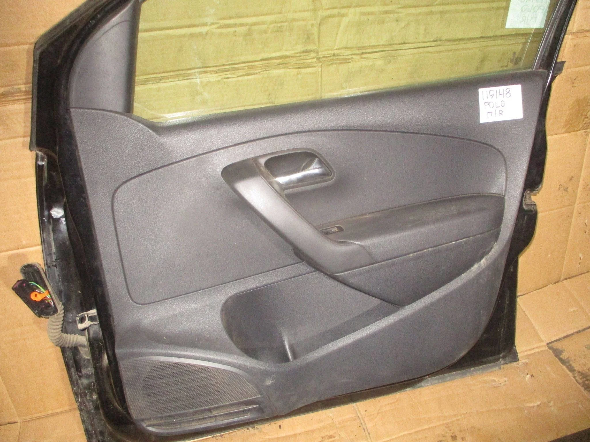 Обшивка двери передней правой VW Polo Sedan 2010-2020