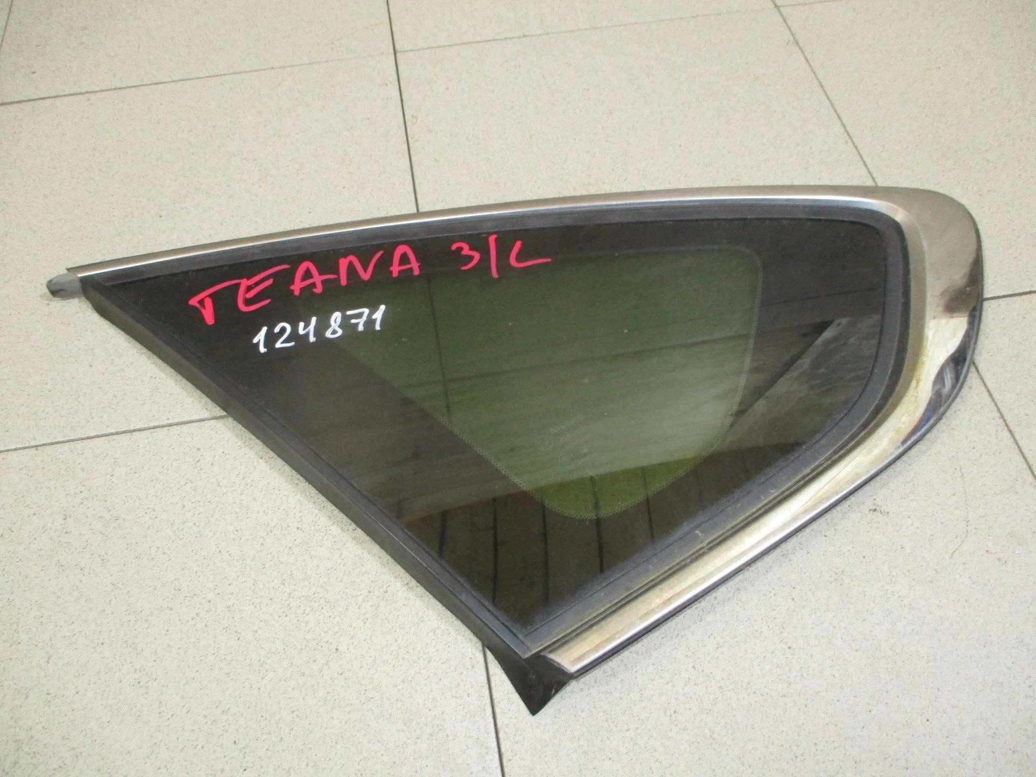 стекло кузовное глухое Nissan Teana (J32) 2008-2013