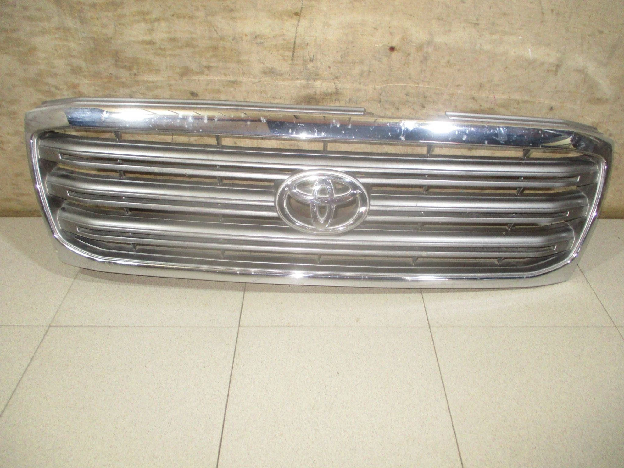 решетка радиатора Toyota Land Cruiser 100 1998-2007