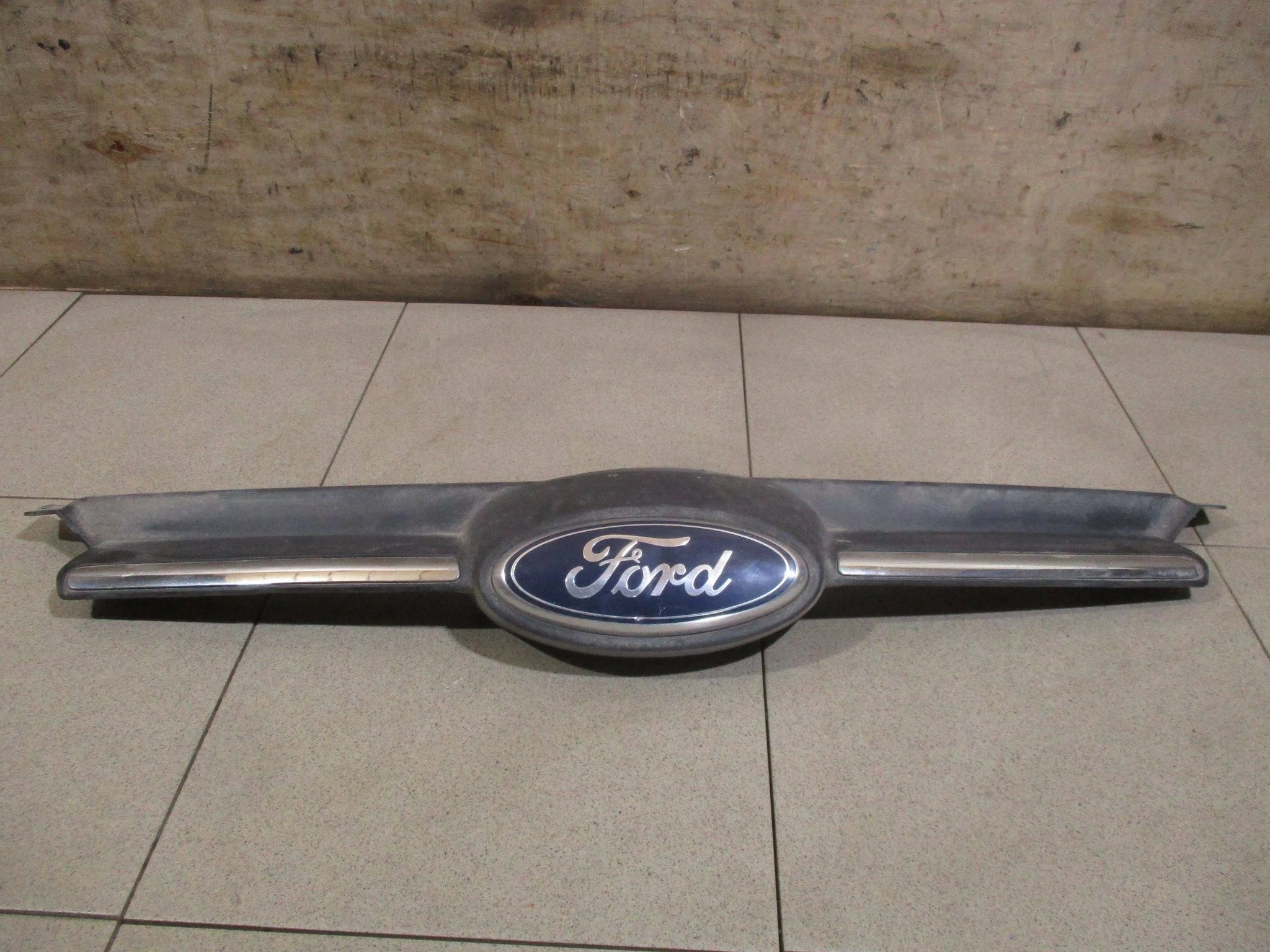 решетка радиатора Ford Focus III 2011-2018