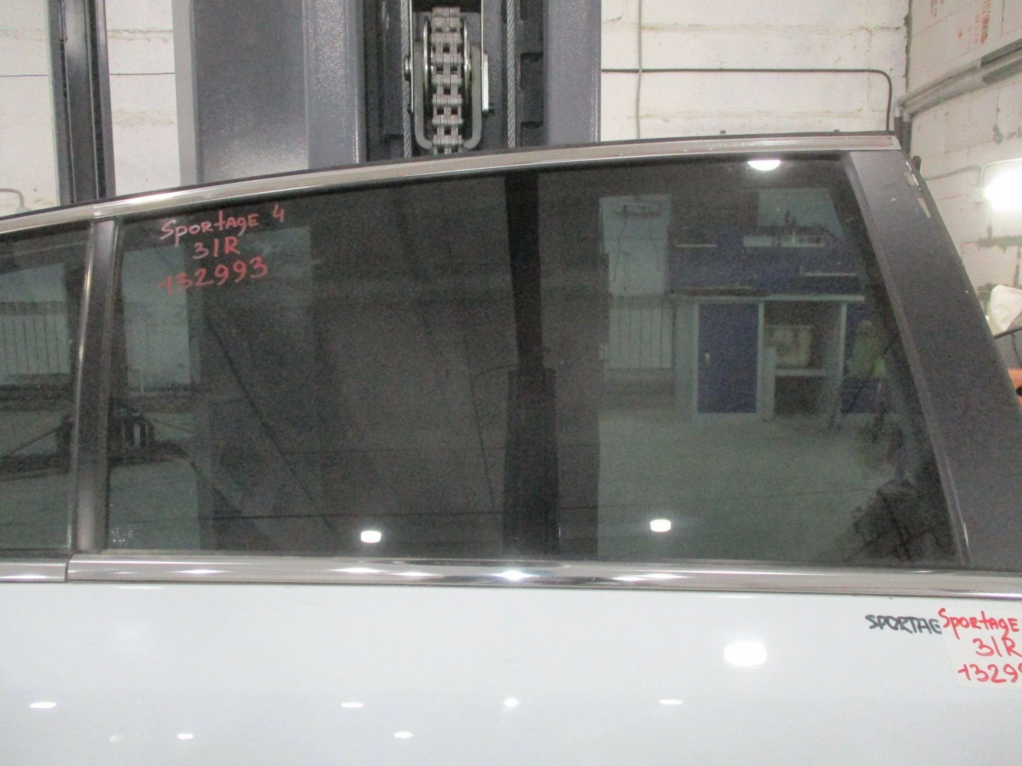 Стекло двери задней правой Kia Sportage IV (QL) 2016-2022