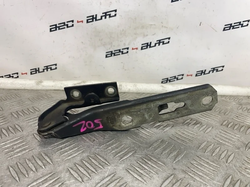 Петля капота Audi A4 Avant 2004 8E0823301E B6, левая