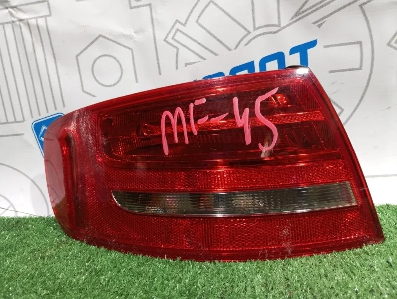 Фонарь задний левый левый Audi A4 B8 CDH